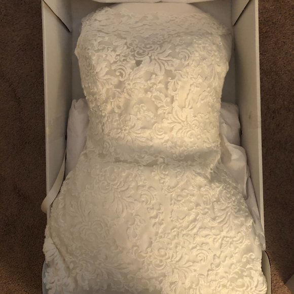 Allure Romance 2760 Lace Fit And Flare Wedding Dress - Picture 7 of 9